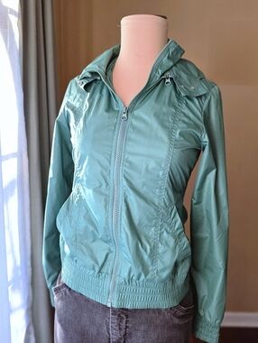Chroma Sport Dusty Green Windbreaker Lightweight Jacket Removable Hood- Size‎ S